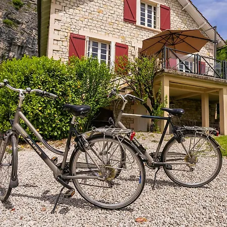 Family - Laroche Villa *